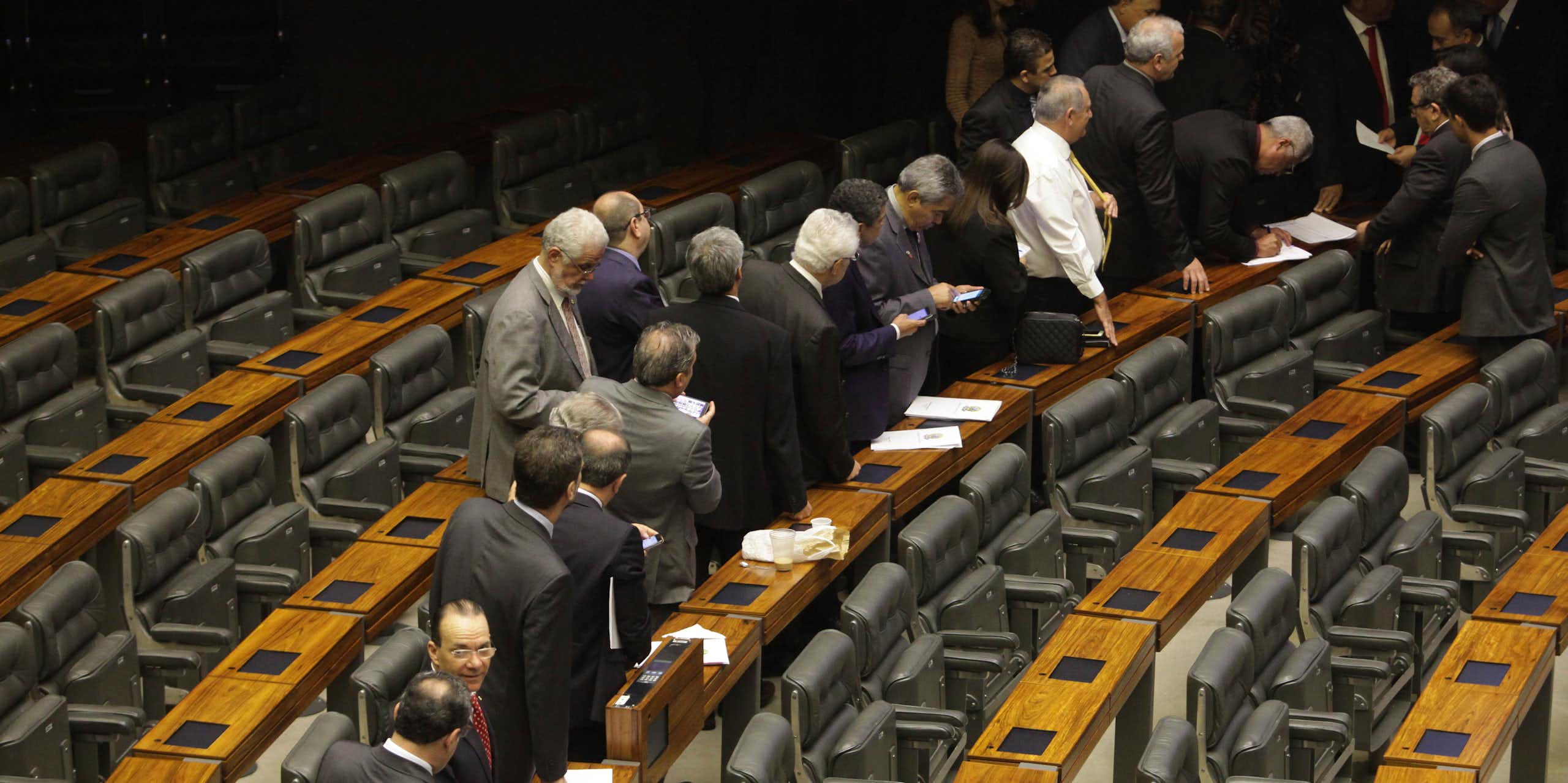 Redução de homens negros na Câmara dos Deputados perpetua histórico de exclusão na política brasileira